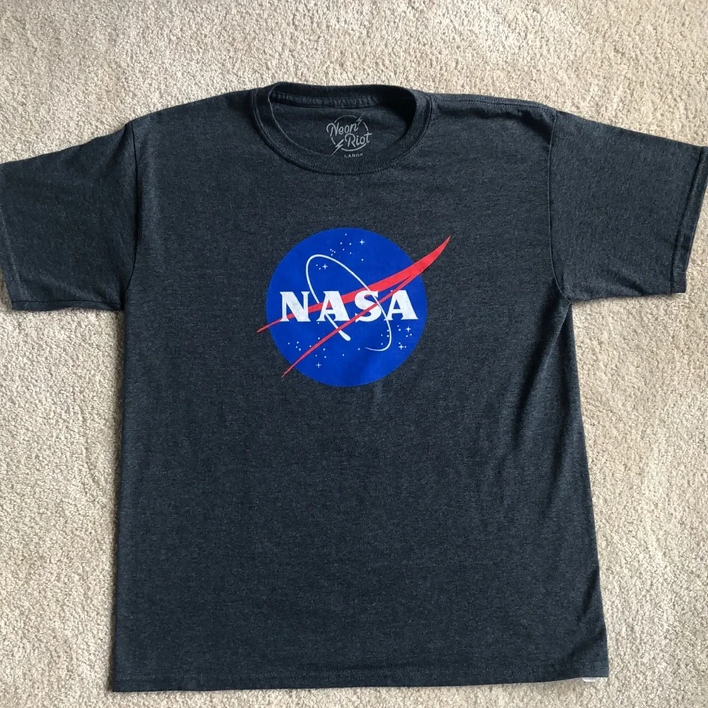 NASA Space T-shirt from Tilly’s, boys Large - Picture 2 of 8